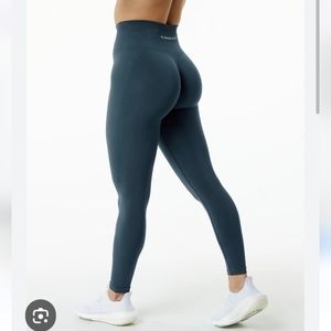 Alphalete Amplify Whale Blue